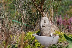 Shiva Lingam mit Kräuter-Wächter